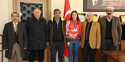 Başkan Altun, Milli Atlet Tuğba Toptaş’ı tebrik etti