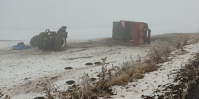 Kars’ta, traktör yüklü tır kaza yaptı