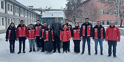 Kars'tan deprem bölgesine arama kurtarma ekipleri gönderildi
