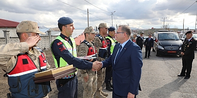 Vali Polat, Kümbetli Jandarma Karakolu'nu ziyarette bulundu