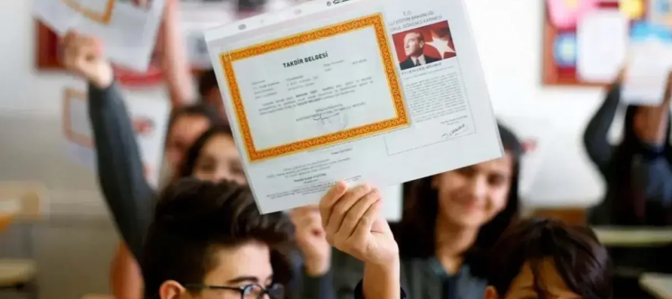 18 milyon öğrenci için yaz tatili başlıyor: Karneler 26 Haziran’da dağıtılacak