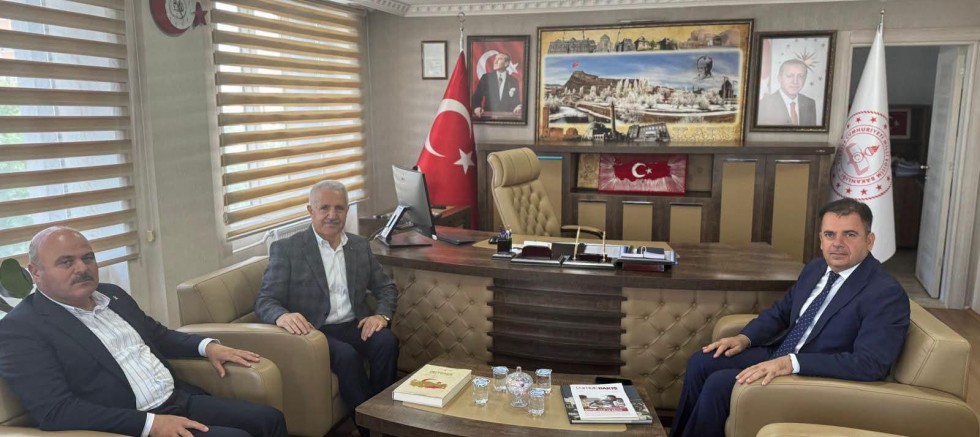 Ahmet Arslan'dan Milli Eğitim Müdürü Vasıf Münis'e Ziyaret