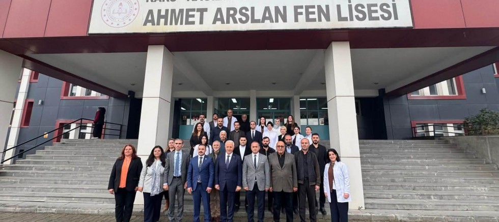 Ahmet Arslan, Kağızman Ahmet Arslan Fen Lisesi’ni Ziyaret Etti