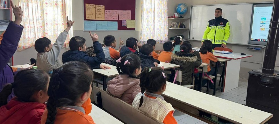 Akyaka’da Öğrencilere “Trafik Dedektifleri” Eğitimi Verildi