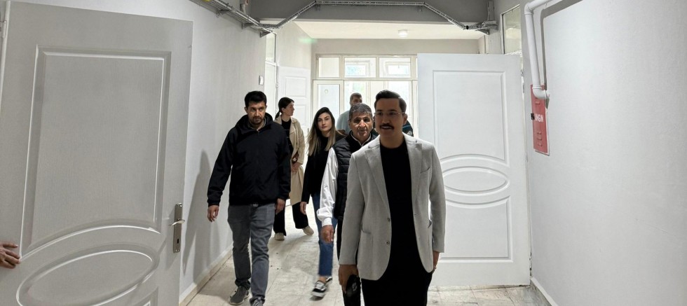 Akyaka Gençlik Merkezi’nde Onarım Çalışmaları Sürüyor