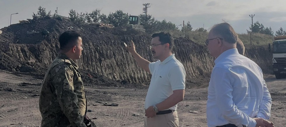 Akyaka Kaymakamı Demirtaş'tan Demiryolu Şantiyesine Ziyaret