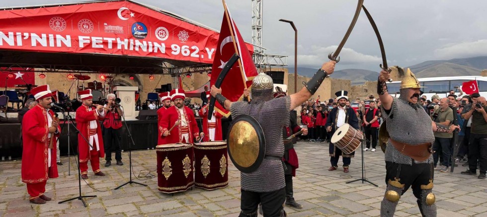 Ani’nin Fethi'nin 962. yılı coşkuyla ve özel gösterilerle kutlandı