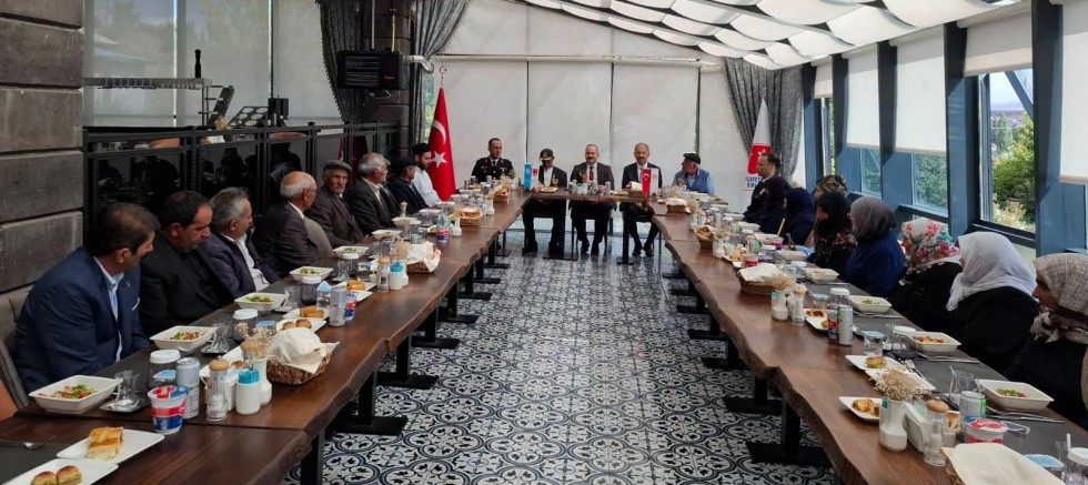 Arpaçay Kaymakamı Güvenç, Şehit Aileleri ve Gazilerle buluştu