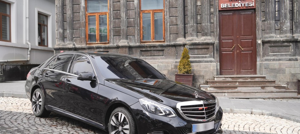 Azerbaycan Başkonsolosluğu’ndan Kars Belediyesine “Kardeş Yardımı”