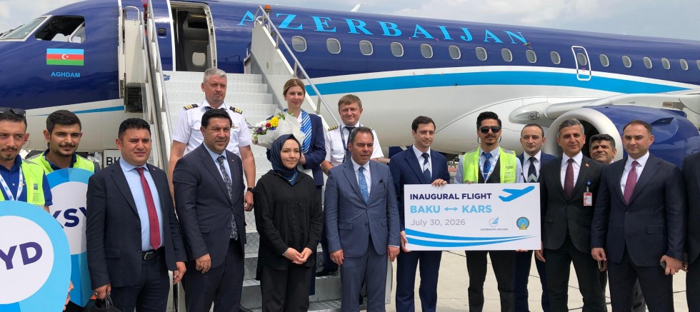 Bakü–Kars Direkt Uçuşları Resmen Başladı! İlk AZAL Uçağı Kars'ta Törenle Karşılandı