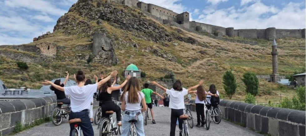 Bedesten Bölgesinde Neşeli Pedallar