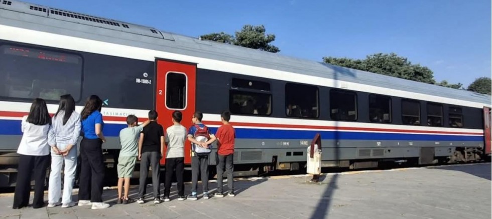 Çocuklar Kars-Akyaka Treniyle Doğayla Buluştu