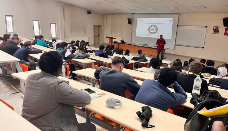 Emniyetden Üniversite Öğrencilerine “El Ele Güvenli Geleceğe” Semineri