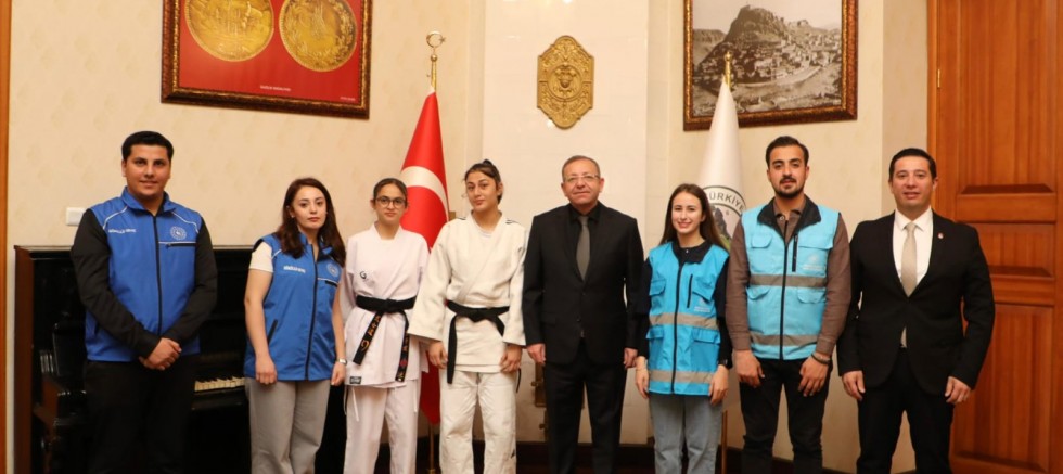 Gençlik Haftası kapsamında Gençlerden Vali Polat'a ziyaret