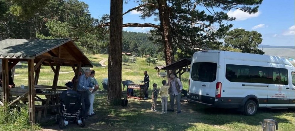 Huzurevi Sakinleri Tabiat Parkı’nda Doğayla Buluştu