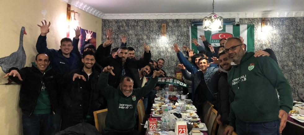 Kars 36 Spor taraftarları, iftarda buluştu