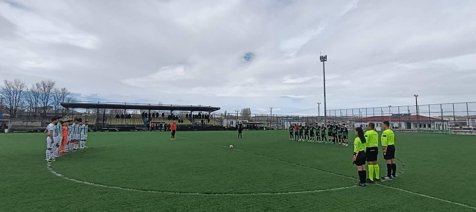 Kars Amatör Ligi’nde futbolcu Kubilay ve milli kayakcı Berkin Usta unutulmadı