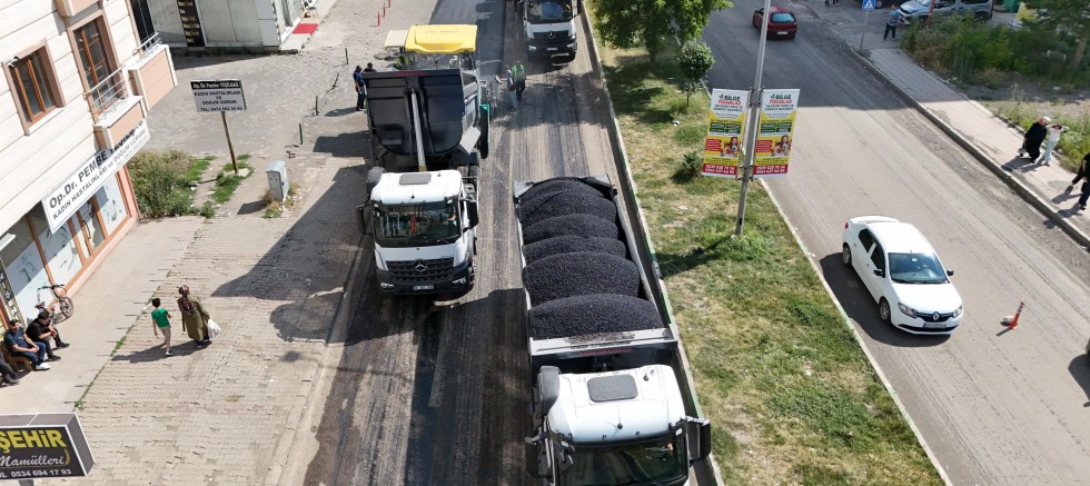 Kars Belediyesi Asfalt çalışmalarna start verdi