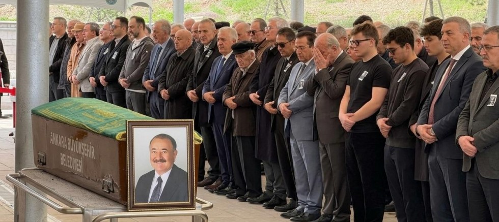 Kars Eski Milletvekili Zeki Nacitarhan, dualarla hakk’a uğurlandı