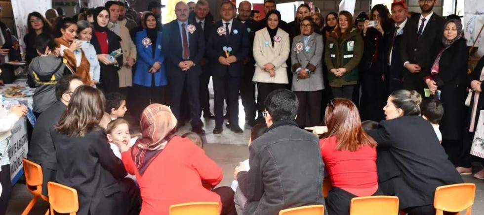 Kars’ta 2 Nisan Otizm Farkındalık Günü geniş katılımla kutlandı