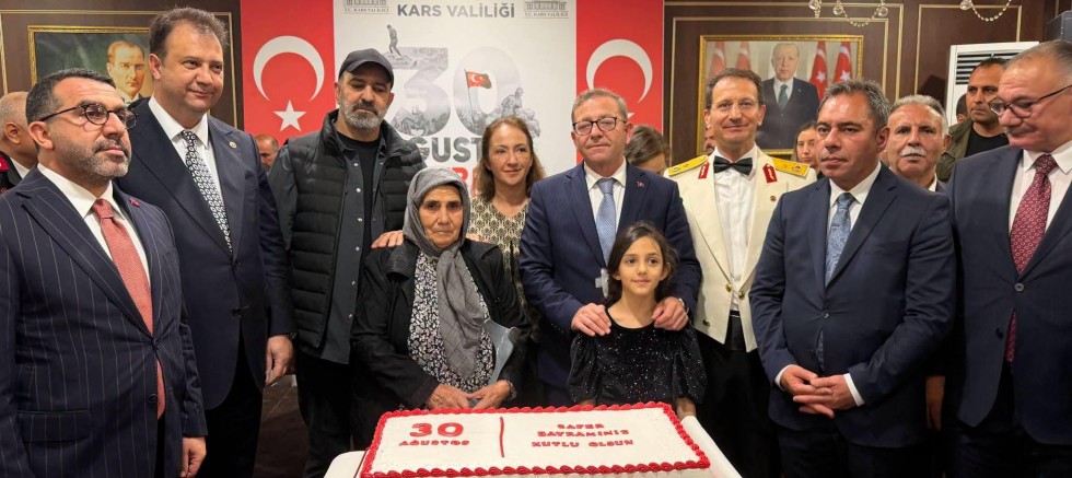 Kars’ta 30 Ağustos Zafer Bayramı Kabul Töreni Düzenlendi