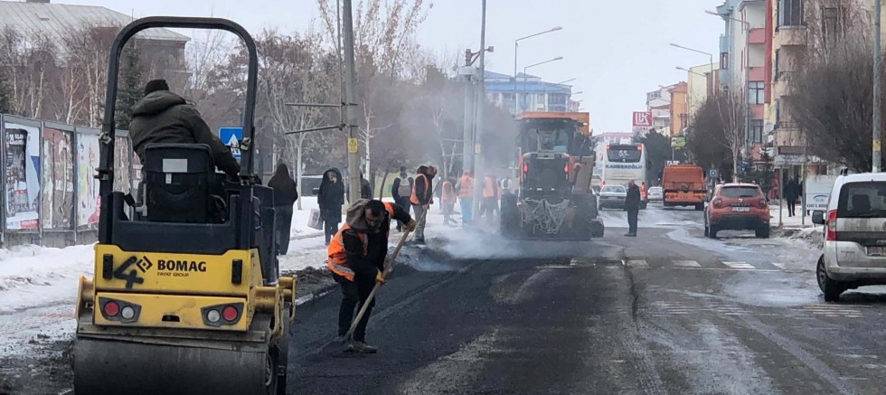 Kars’ta Ana Arterlerde Yama Çalışması Yapıldı