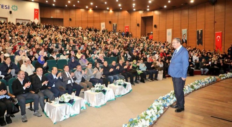 Kars’ta “Can Veren Pervaneler” Söyleşisine Yoğun İlgi