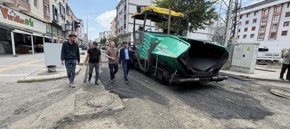 Kars'ta Cumhuriyet Caddesi'ndeki Yol Çalışmaları İncelendi