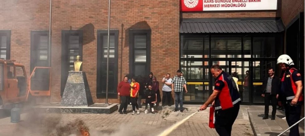 Kars’ta Engelli Bireylere Yangın ve Yangından Korunma Eğitimi