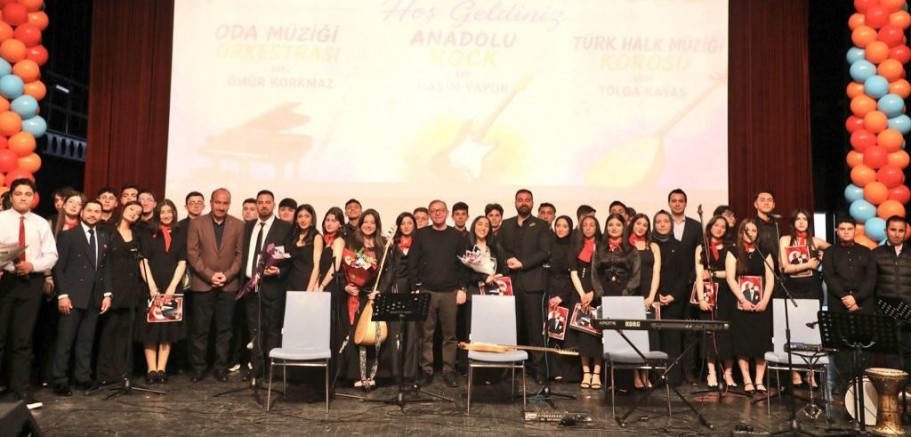 Kars’ta Gülahmet Aytemiz Lisesi’nden Yıl Sonu Kons