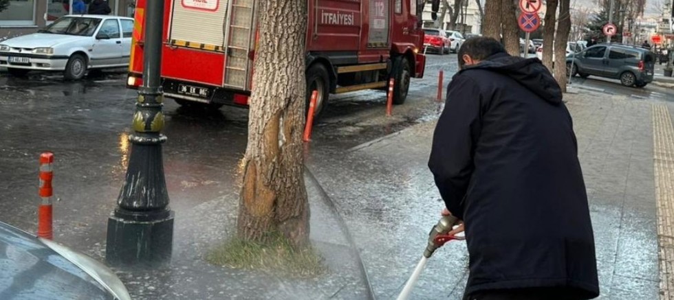 Kars’ta Karga Kirliliğine Karşı Temizlik Çalışması