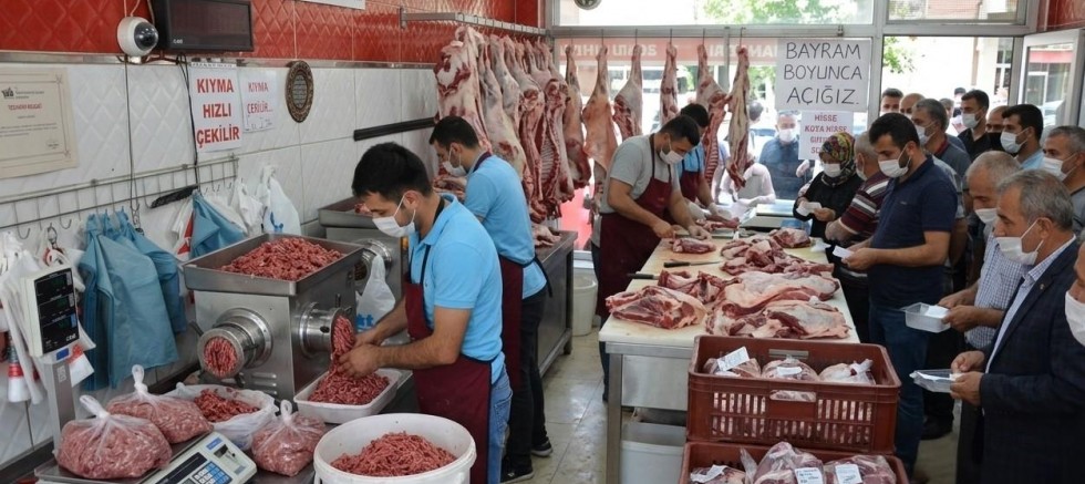 Kars’ta kasaplarda Bayram yoğunluğu