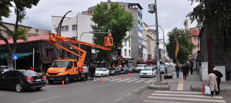 Kars’ta ‘Kaza Kavşağı’na Sinyalizasyon Çalışması Başlatıldı