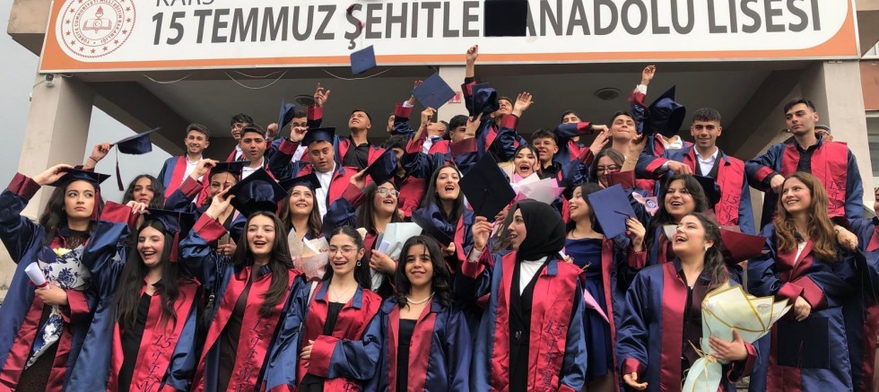Kars’ta mezuniyet heyecanı yaşanıyor