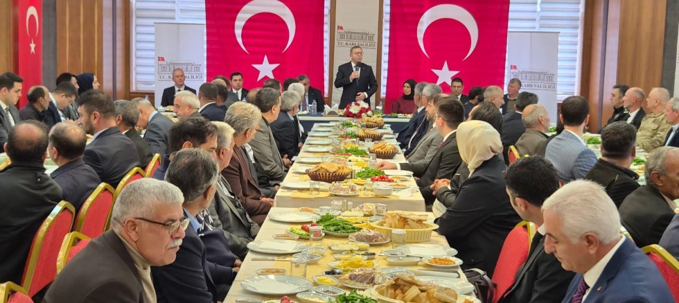 Kars’ta Muhtarlar Günü Kahvaltı Programıyla Kutlandı