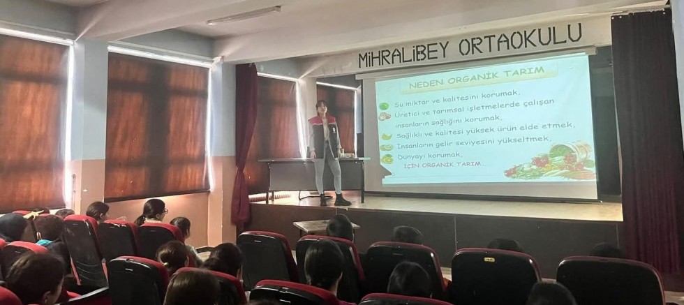 Kars’ta Ortaokul Öğrencilerine Organik Tarım Eğitimi