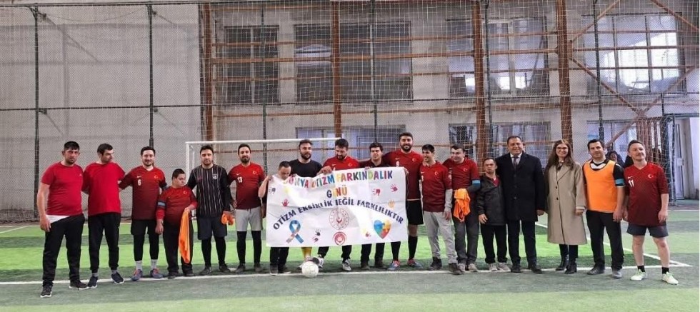 Kars’ta Otizm Farkındalık Günü’nde Sahada Farkındalık ve Dayanışma