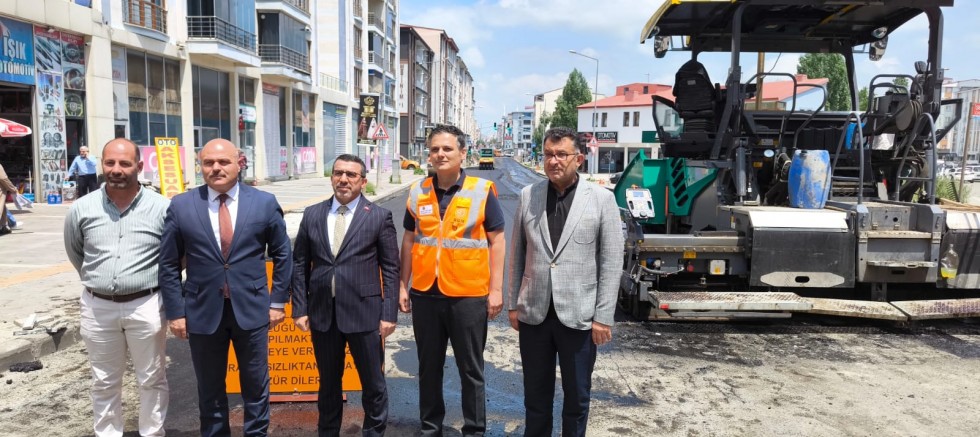 Kars'ta Şehir Merkezinin Ana Arterleri Yenileniyor