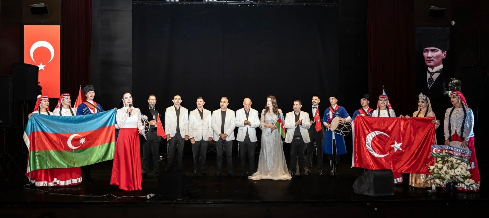 Kars’ta Türkiye-Azerbaycan Sanat Haftası Coşkusu: “Yaşasın Kardeşliğimiz!”