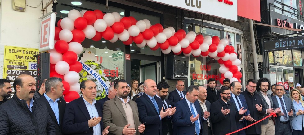 Kars’ta Ulu Eczanesi Dualarla Hizmete Açıldı