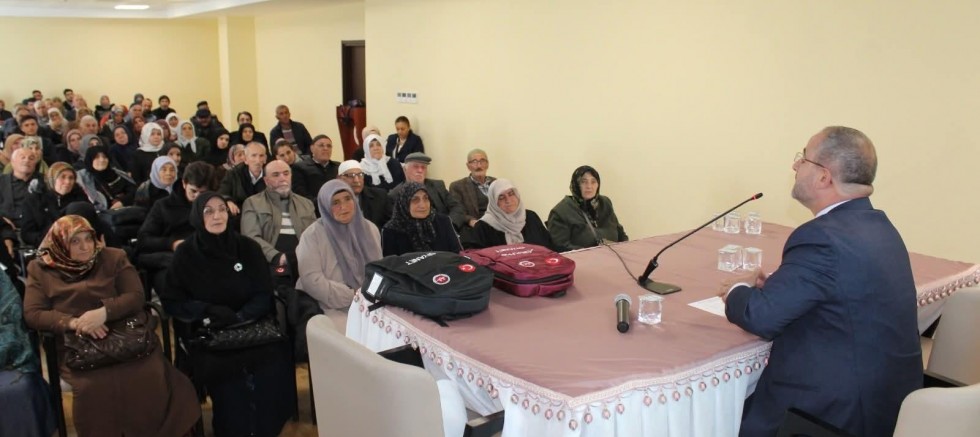 Kars'ta Umre Yolcularına Bilgilendirme Semineri Düzenlendi