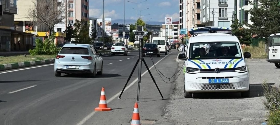 Kars’ta Yapay zekâ destekli 4 şerit eş zamanlı kontrol ediliyor
