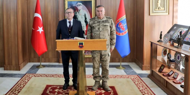 Kars Valisi Ziya Polat, İl Jandarma Komutanlığı’nı ziyaret etti