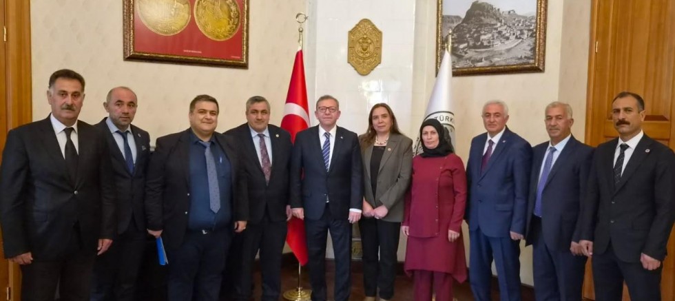 Kars Valisi Ziya Polat Muhtarlar Günü'nü Kutladı