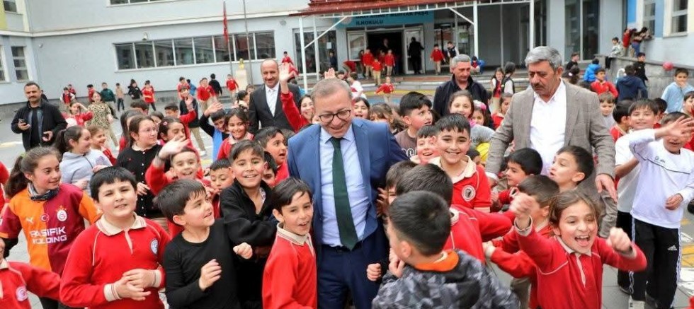 Kars Valisi Ziya Polat’tan Öğrencilerle Sıcak Buluşma