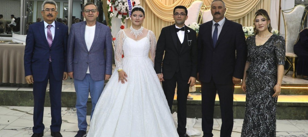 Kars Valisi Ziya Polat, Yardımcıel Ailesinin Mutluluğuna Ortak Oldu