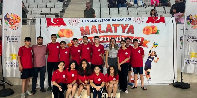 Kars Yüzme Takımı Türkiye Finalleri'ne Damga Vurdu