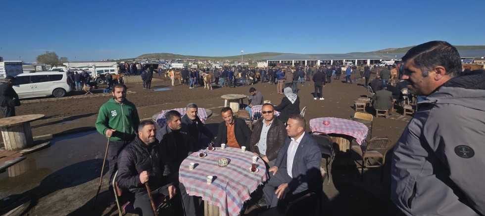 Kars Ziraat Odası Başkanı Müçük, Çiftçileri Tarlada Ziyaret Etti