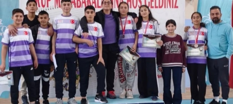 Karslı Öğrenciler Bilek Güreşinde Türkiye Şampiyonası Yolcusu