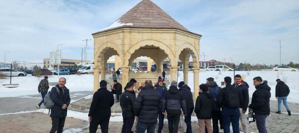 KAÜ’de 6 Şubat Deprem Şehitleri İçin Anlamlı Anma Programı